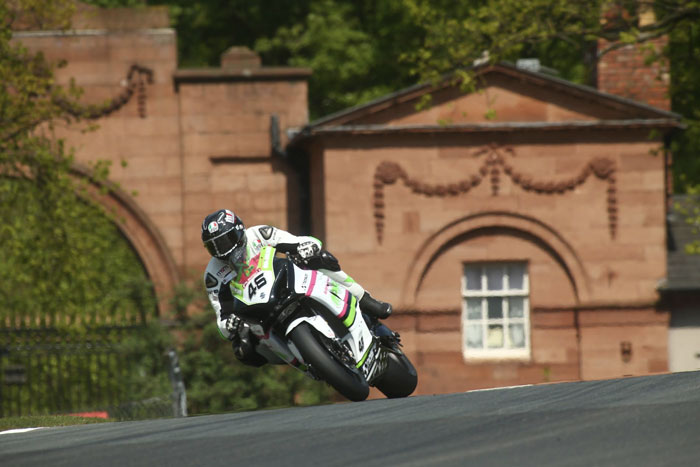 POSITIVE STEPS FOR MOVUNO.COM HALSALL RACING AT OULTON