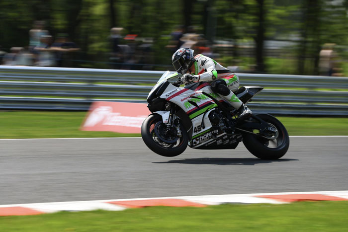 POSITIVE STEPS FOR MOVUNO.COM HALSALL RACING AT OULTON